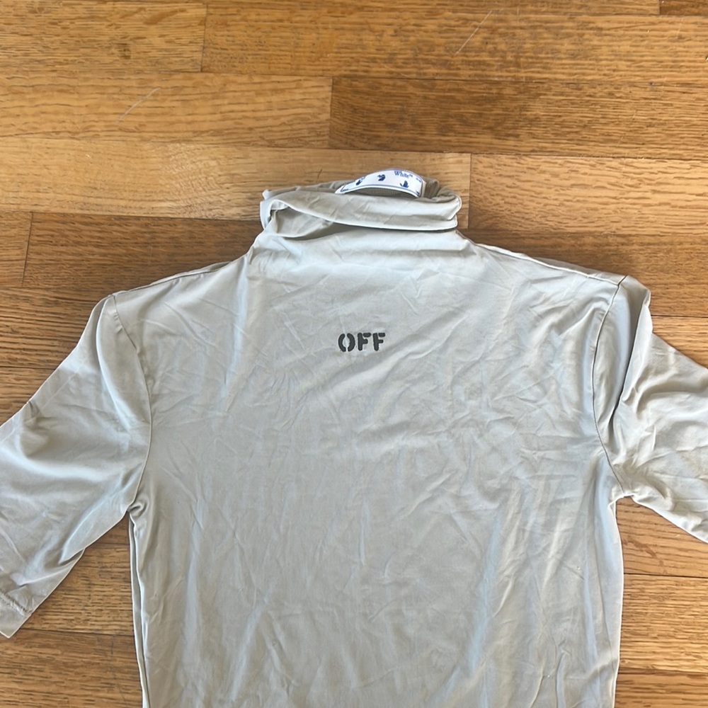 OFF WHITE shell short sleeve green cream color